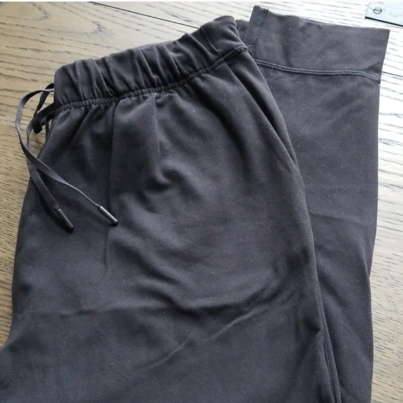 lululemon athletica Pants - Luon jet crop